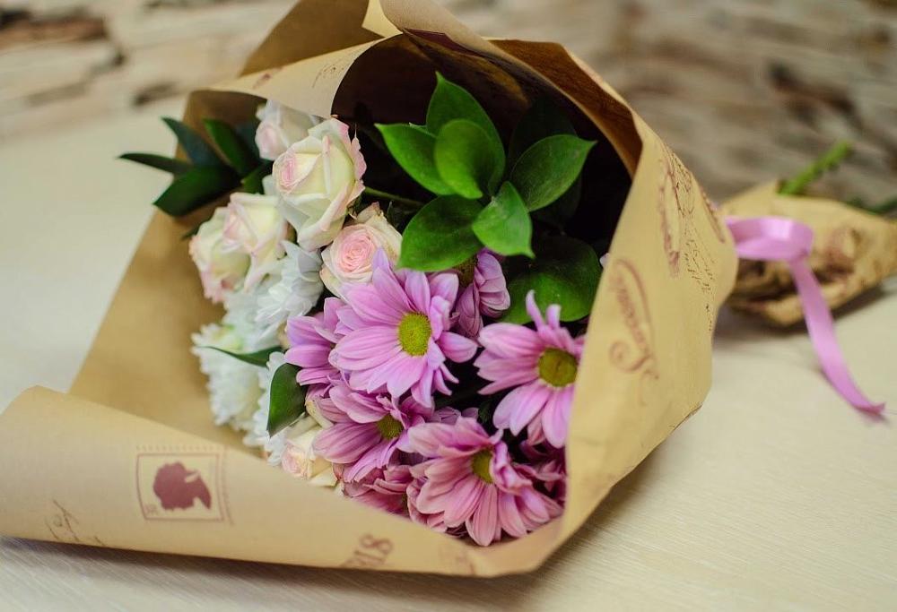 Букет цветов из: Розы и Хризантемы в Усть-Лабинске