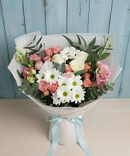 Букет цветов из:  Розы, Лизиантусы и Хризантемы в Усть-Лабинске