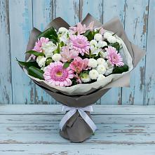 Букет цветов из:  Герберы, Альстромерии и Хризантемы в Усть-Лабинске