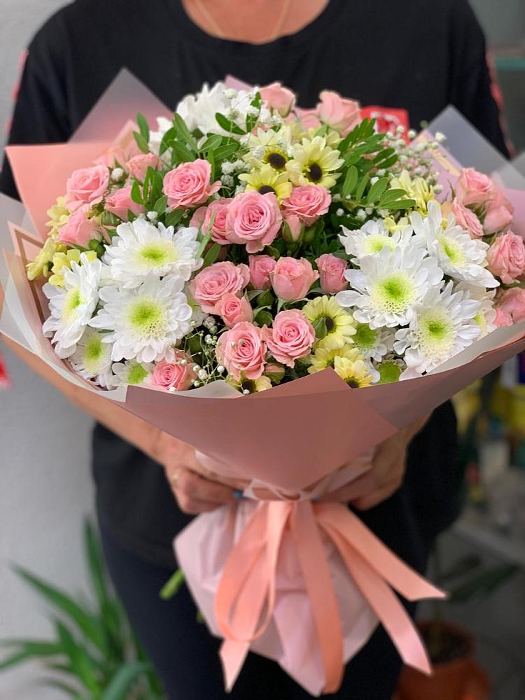 Букет цветов из: Розы и Хризантемы в Усть-Лабинске