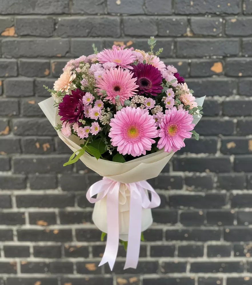 Букет цветов из: Герберы и Хризантемы в Усть-Лабинске