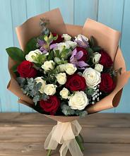 Букет цветов из:  Розы и Альстромерии в Усть-Лабинске
