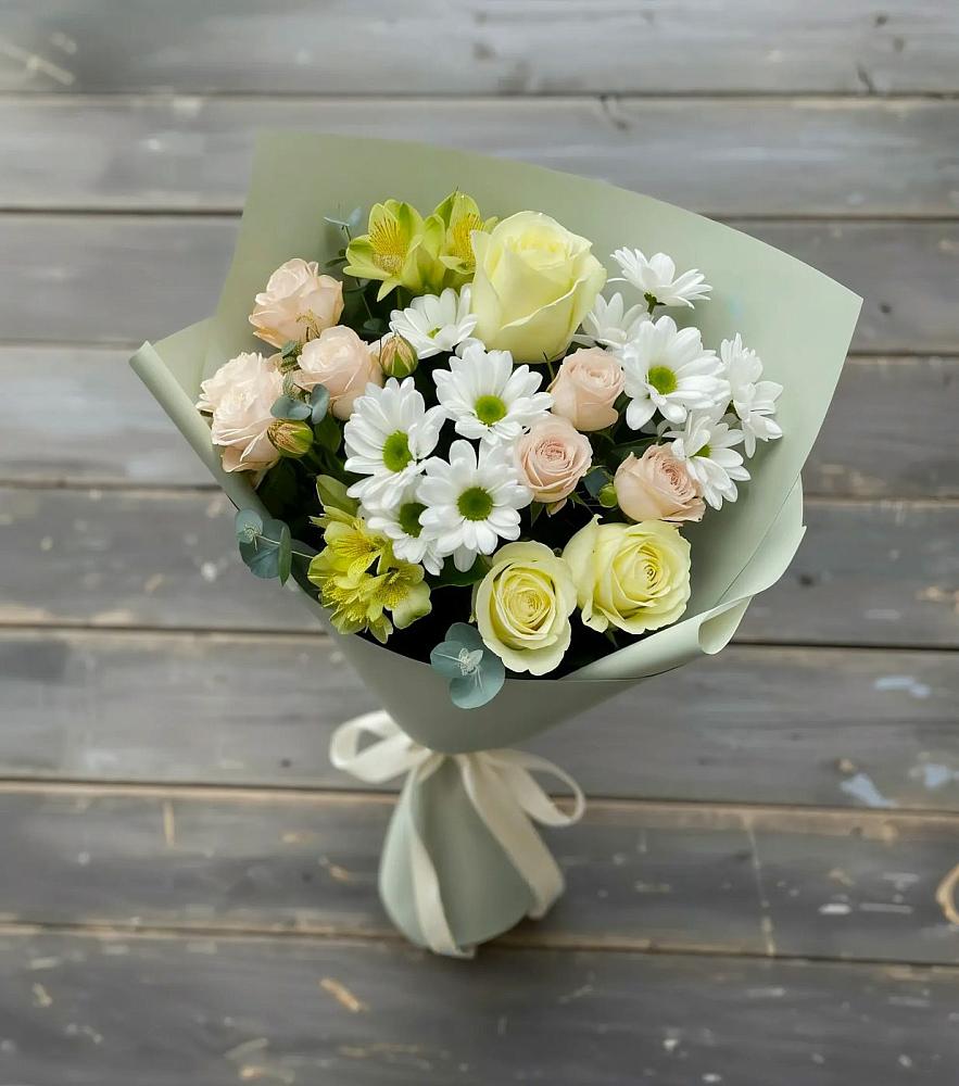Букет цветов из: Альстромерии, Розы и Хризантемы в Усть-Лабинске