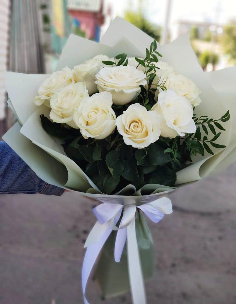 Букет Белые розы Проуд в Усть-Лабинске