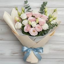 Букет цветов из:  Лизиантусы в Усть-Лабинске