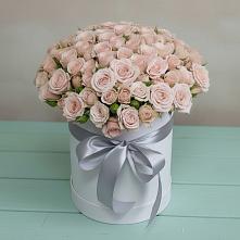 Цветочная композиция из Розы в шляпной коробке в Усть-Лабинске