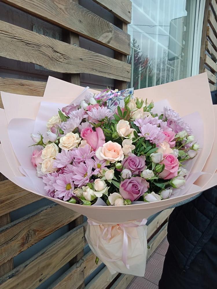 Букет цветов из: Розы и Хризантемы в Усть-Лабинске