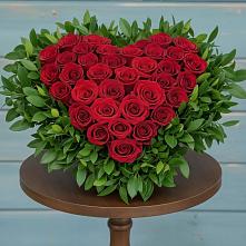 Цветочная композиция из Розы в виде сердца в Усть-Лабинске