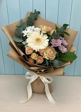 Букет цветов из:  Герберы и Хризантемы в Усть-Лабинске