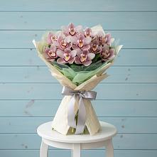Букет цветов из:  Орхидеи и Розы в Усть-Лабинске