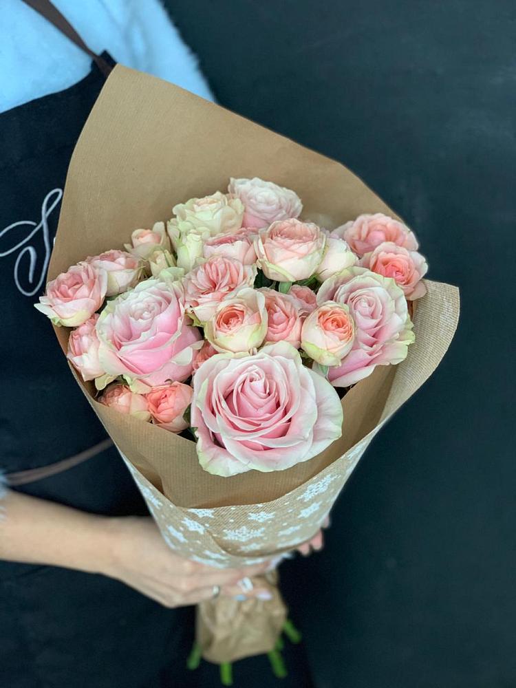 Букет цветов из: Хризантемы и Розы в Усть-Лабинске