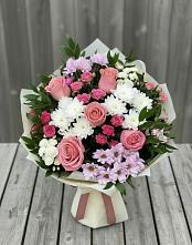 Букет цветов из:  Альстромерии, Гвоздики, Розы и Хризантемы в Усть-Лабинске