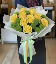 Букет цветов из:  Хризантемы и Розы в Усть-Лабинске