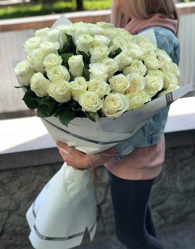 35 Белых роз в Усть-Лабинске Букет 35 Белых роз в Усть-Лабинске