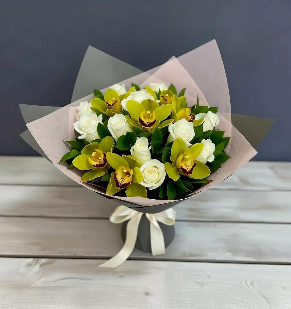 Букет цветов из: Орхидеи и Розы в Усть-Лабинске