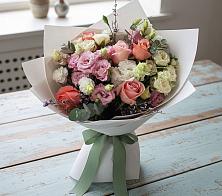 Букет цветов из:  Розы, Лизиантусы и Гвоздики в Усть-Лабинске