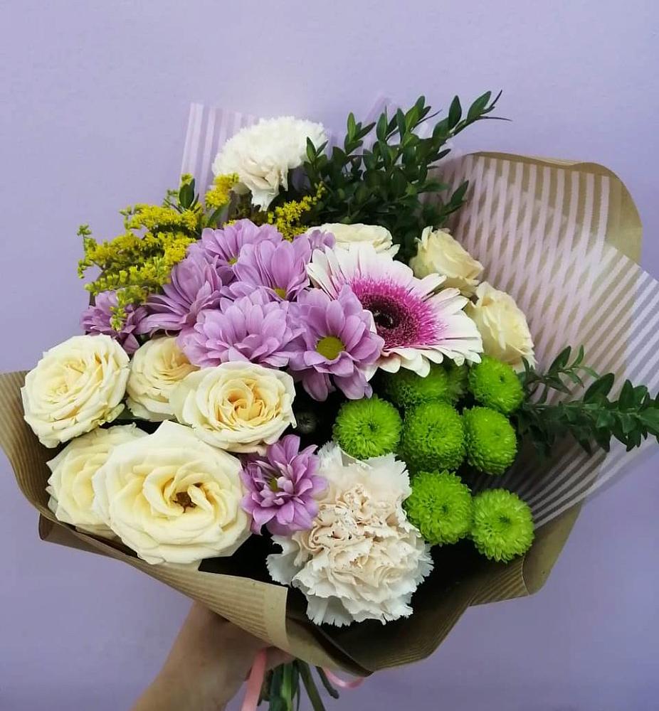 Букет цветов из: Хризантемы, Розы, Гвоздики и Герберы в Усть-Лабинске