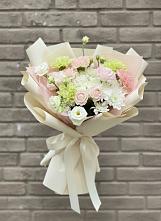 Букет цветов из:  Гвоздики, Розы, Лизиантусы и Хризантемы #REPLACE_PRED# Усть-Лабинске