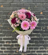 Букет цветов из:  Герберы и Хризантемы в Усть-Лабинске