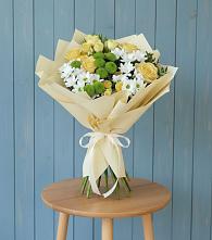 Букет цветов из:  Хризантемы и Розы в Усть-Лабинске