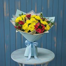 Букет цветов из:  Альстромерии и Хризантемы в Усть-Лабинске