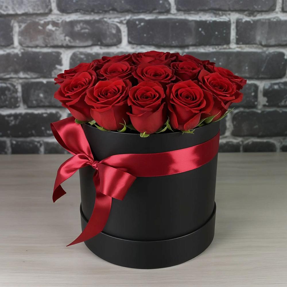 Цветочная композиция из Розы в шляпной коробке в Усть-Лабинске